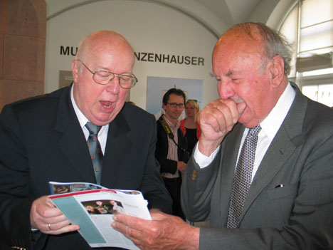 verwenden Sie die Pfeiltasten zum Bl�ttern
